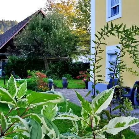 Komposch - Adults Only *