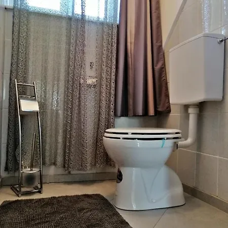 Komposch - Adults Only Reifnitz