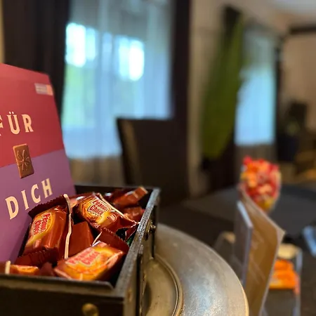 Komposch - Adults Only *