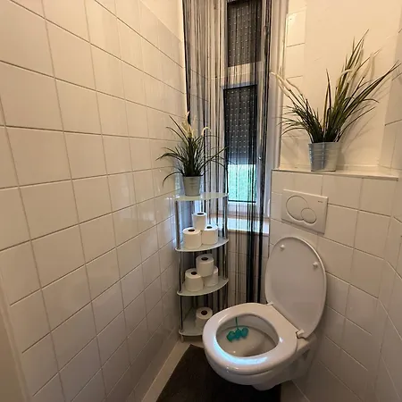 Komposch - Adults Only *