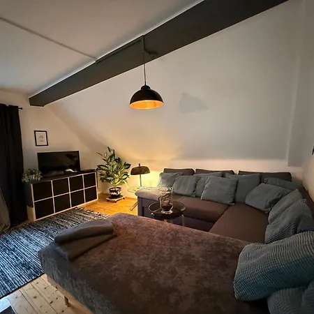 Komposch - Adults Only 라이프니츠