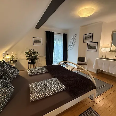 Komposch - Adults Only * 라이프니츠