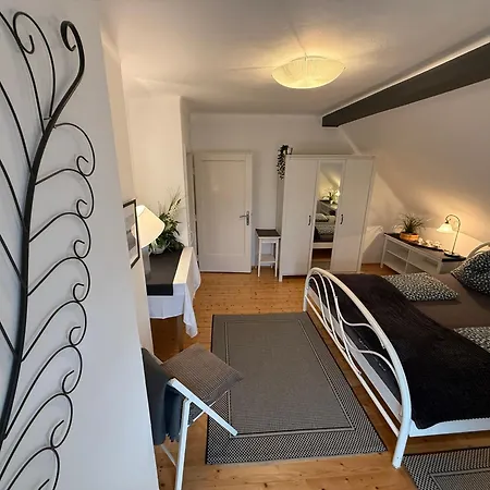 Komposch - Adults Only * 라이프니츠