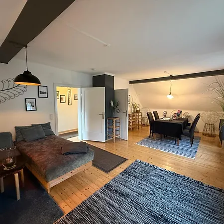 Komposch - Adults Only 라이프니츠