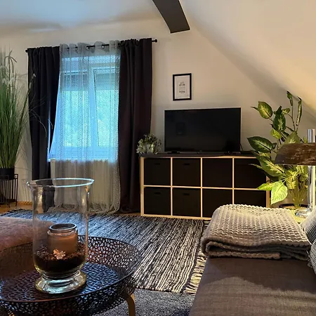 Komposch - Adults Only *