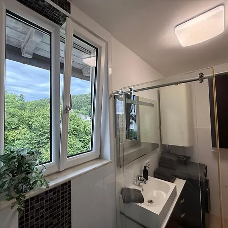 Komposch - Adults Only * 라이프니츠