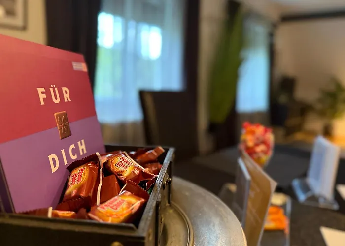 Komposch - Adults Only *