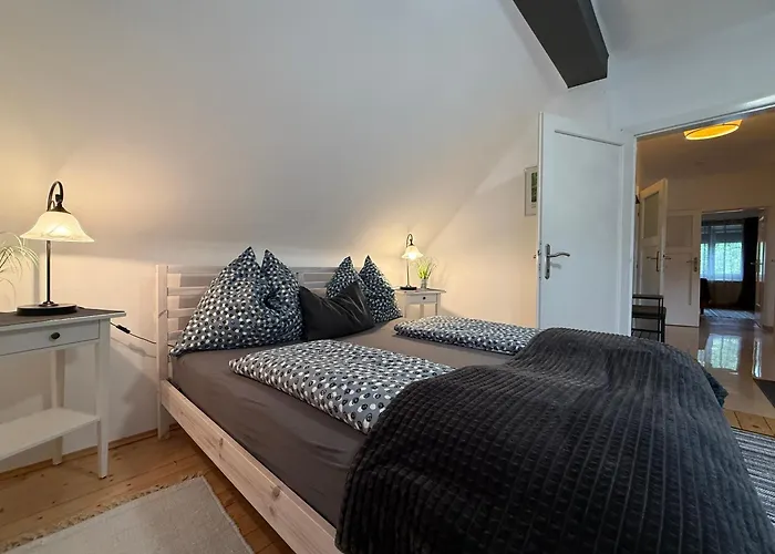 Komposch - Adults Only *