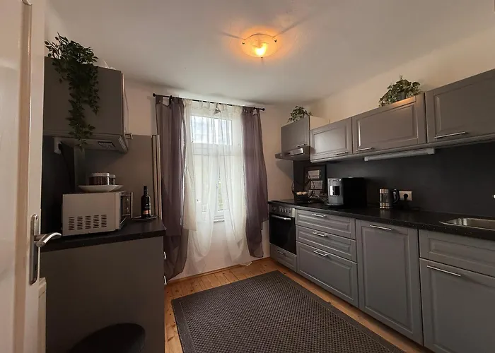 Komposch - Adults Only *