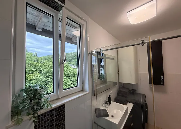 Komposch - Adults Only * Reifnitz